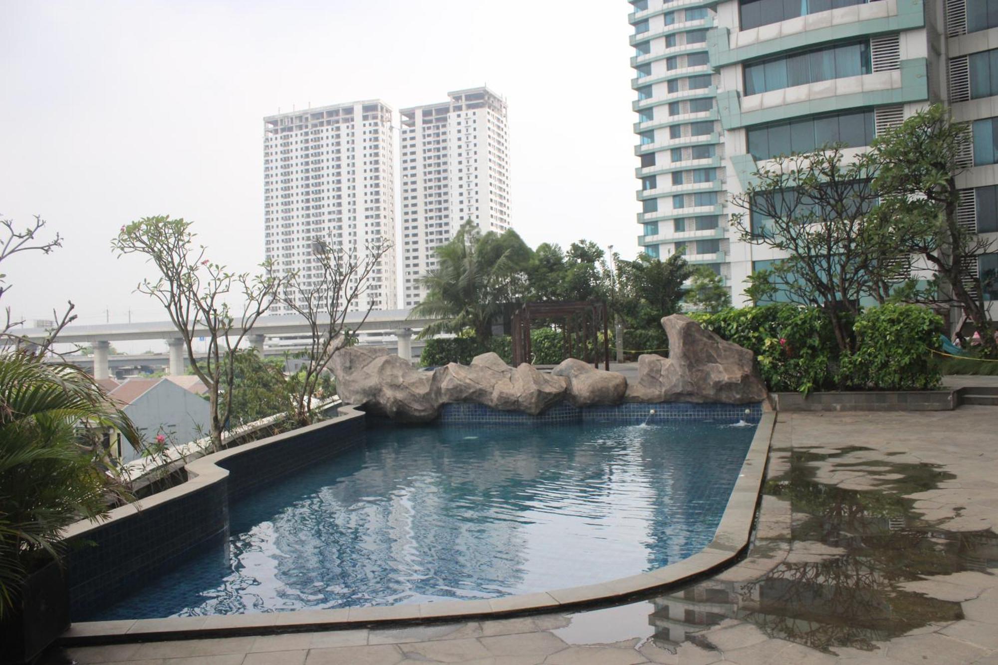Cozy Grand Kamala Lagoon By Pelita Property Bekasi Eksteriør billede